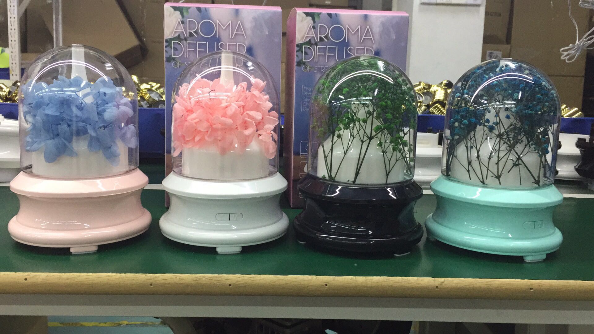 Flowing Light Bottle Aromatherapy Humidifier - Eternal Hydrangea Flower Style Ultrasonic Diffuser with Ambient Light