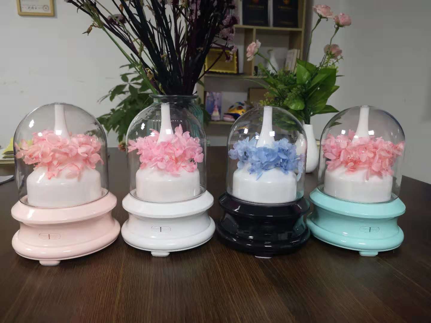 Eternal Hydrangea Flower Style Ultrasonic Diffuser with Ambient Light Flowing Light Bottle Aromatherapy Humidifier